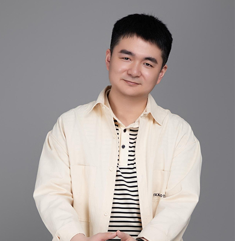 鲍施铭